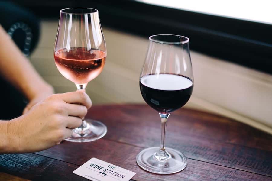 Marlborough: Wineries Visit and Tasting Session - Eat first and pace yourself