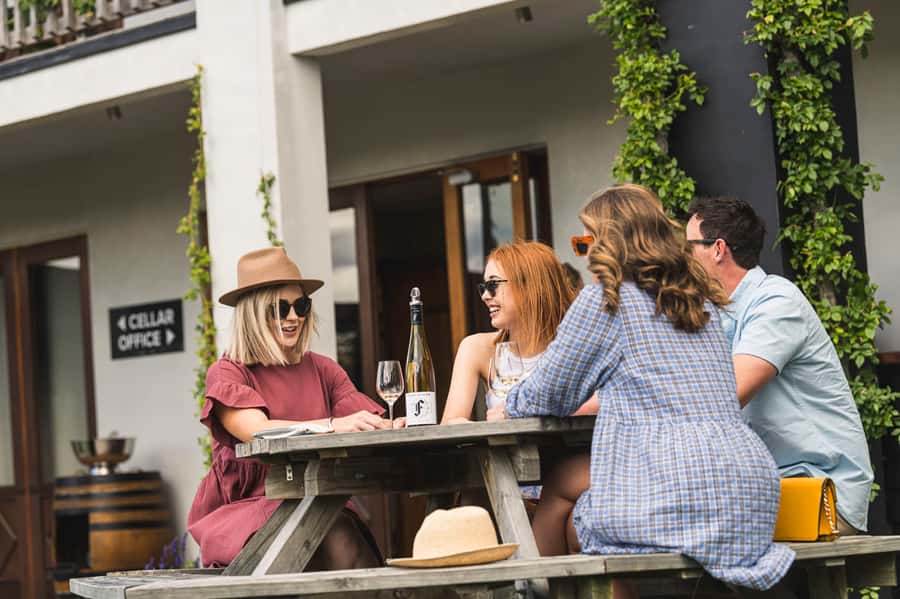 Marlborough: Wineries Visit with Tastings and 2-Course Lunch - Key points at a glance