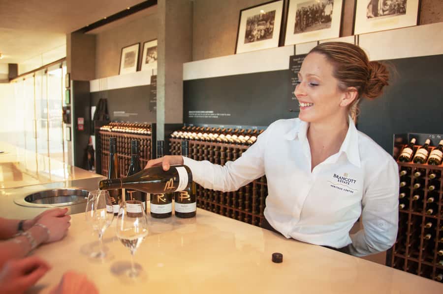 Marlborough: Wineries Visit with Tastings and 2-Course Lunch - Who will enjoy this day most