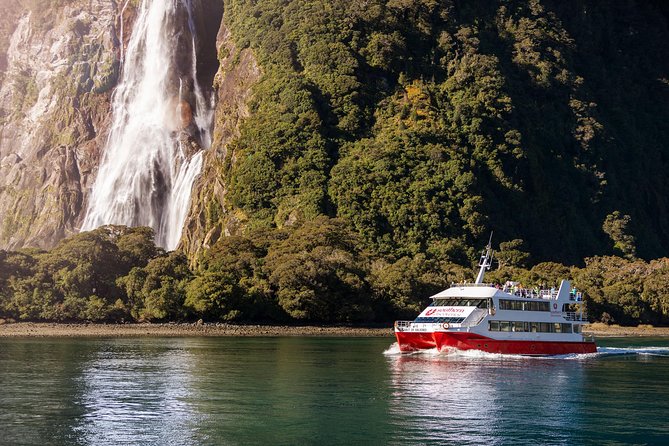 Milford Sound Coach & Cruise from Queenstown: Panoramic Views - Lake Gunn, Hollyford Valley, and Monkey Creek