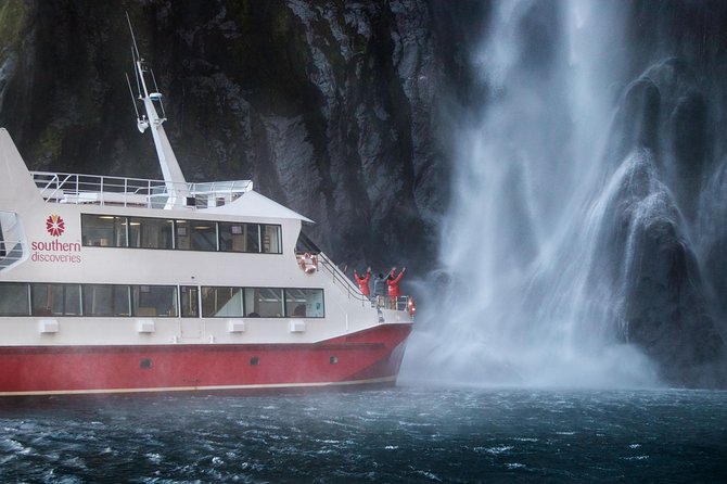 Milford Sound Coach & Cruise from Queenstown: Panoramic Views - Lunch, equipment, and what to bring