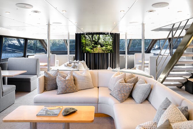 Milford Sound Overnight Cruise Fiordland Jewel - Dinner, breakfast, and the top-deck hot tub