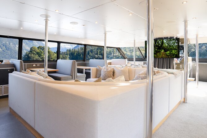 Milford Sound Overnight Cruise Fiordland Jewel - The crew can make or break the night
