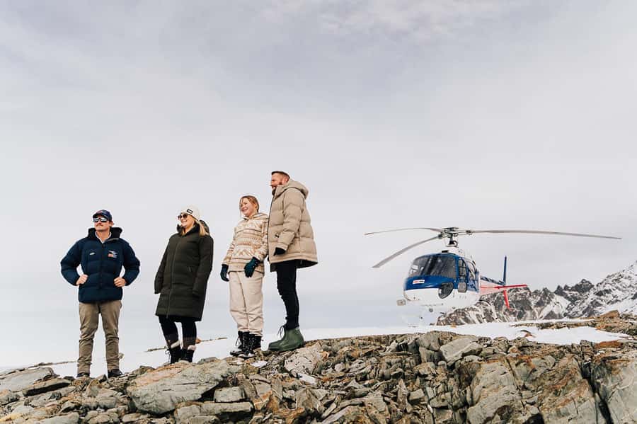 Mount Cook: 25-Minute Alpine Vista Helicopter Flight - Weather, clothing, and practical planning