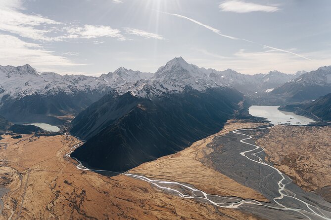 Mount Cook Alpine Explorer Helicopter Flight with Alpine Landing - A short flight with a very big view