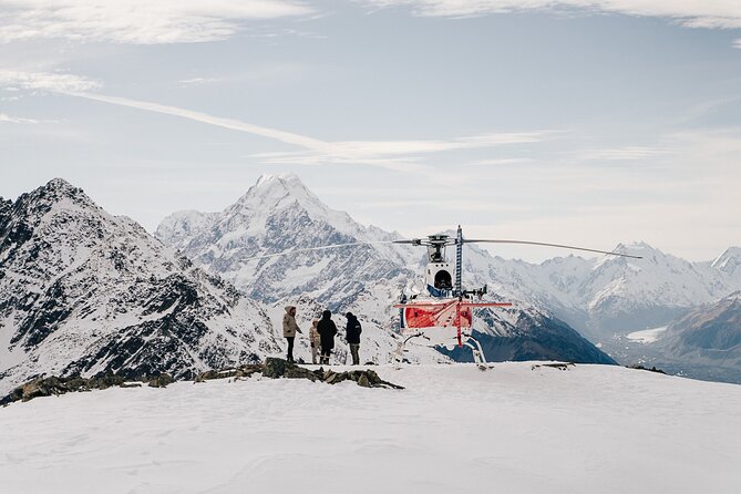 Mount Cook: Mountains High 40-Minute Helicopter Flight - The snow landing above the Tasman Glacier