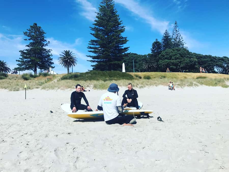 Mount Maunganui: Group Beginner Surf Lesson - The first 15 minutes: fitting in and getting ready