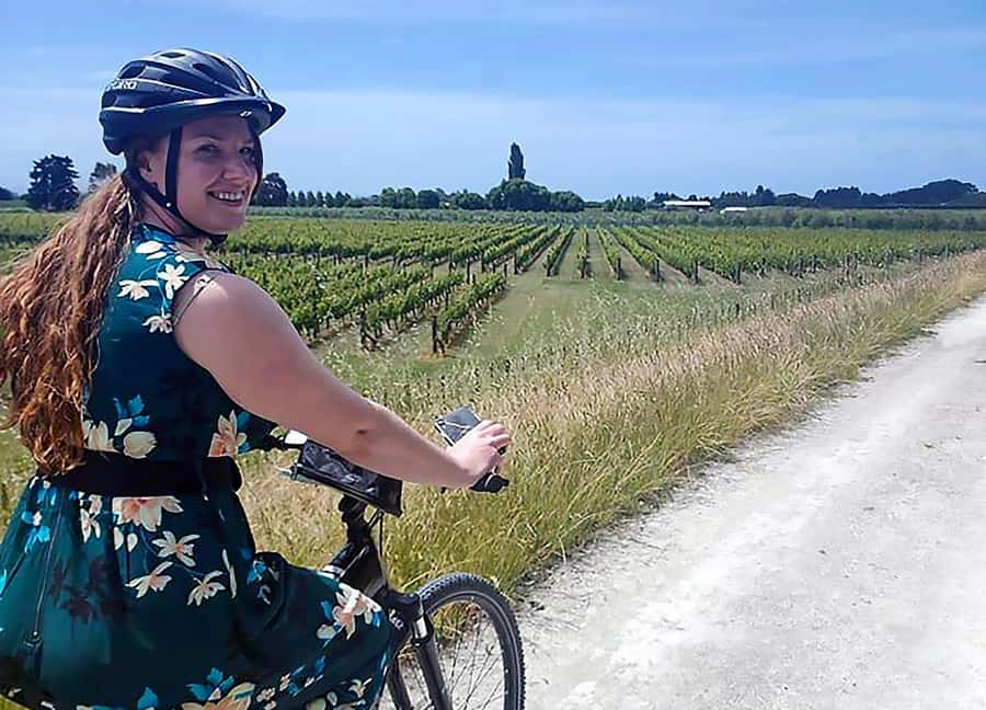 Napier: Art Deco Bike Ride and Wineries Loop - Inland beside the Tutaekuri River