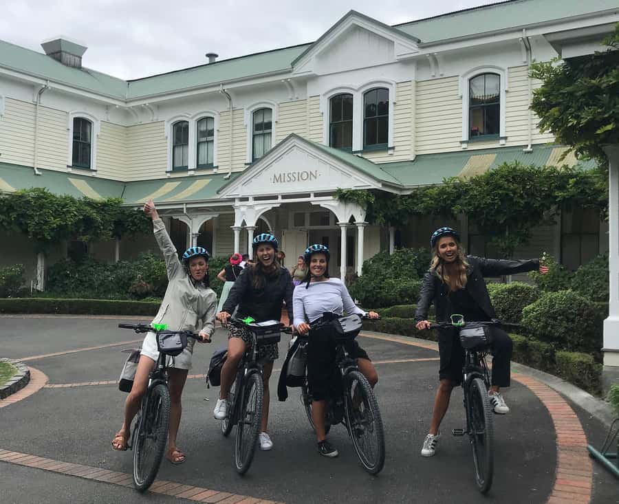 Napier: Cruise Self-Guided Cycle Ride to Winery - Half Day - The 40-kilometre winery loop