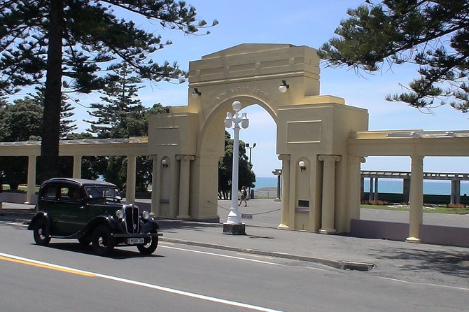 Napier Shore Excursion: City Sights and Hawke's Bay Tour - Napier’s Art Deco streets and 1930s homes