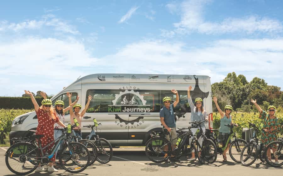 Nelson: Abel Tasman Kayaking & Great Taste Trail Bike Tour - What to pack for a paddle and a long ride