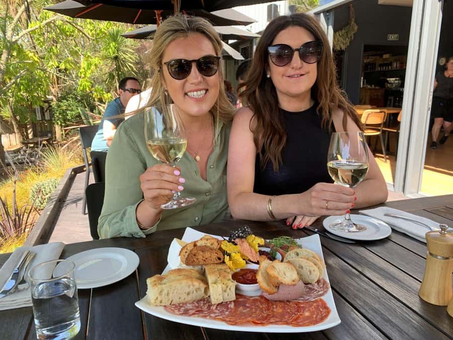 Nelson: Wine Tour with Tastings and Lunch - A 75-minute vineyard lunch