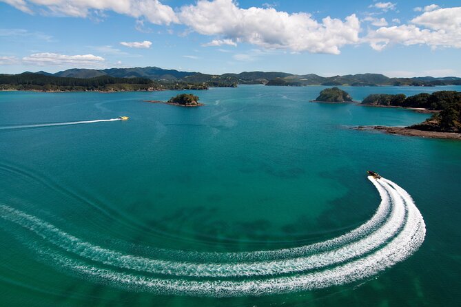 Ocean Adventure: Fast Boat to the Hole in the Rock - Cape Brett and the run toward Motukōkako Island