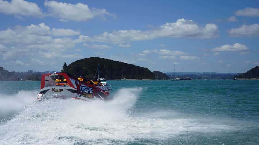 Paihia: Bay of Islands 30-minute Adventure Jet Boat Trip - What the 45-knot ride feels like