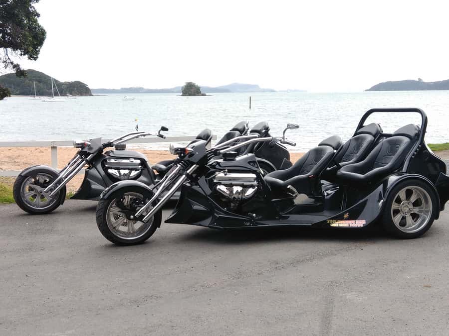 Paihia: Bay of Islands Trike Tour Experience - A V8 Chevy Trike leaves Paihia