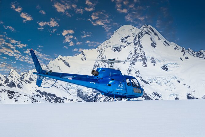 Pilot’s Choice: 2 Glaciers & Snow Landing – 35min - The first glacier: Franz Josef from above
