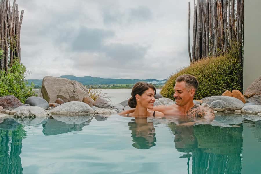 Polynesian Spa Rotorua: Lake View Private Pools Experience - What happens during the 45-minute session