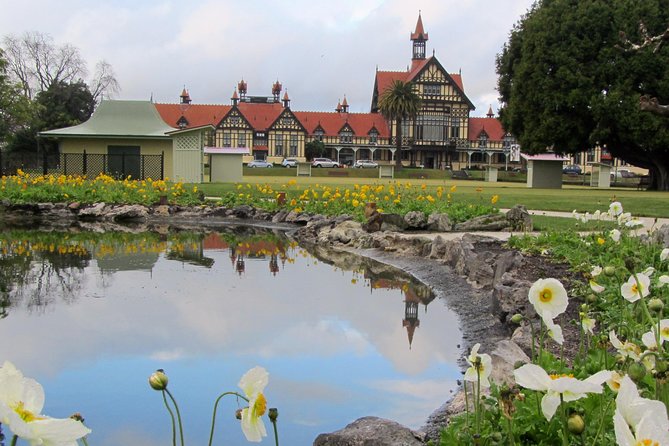 Private 3 Days Tour From Auckland: Hobbiton, Hamilton, Rotorua & Waitomo Caves - Key things to know before booking