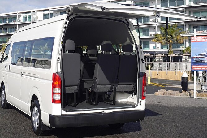 Private Auckland Airport Transfer to/from Auckland Hotels - Van - A private arrival at Auckland Airport