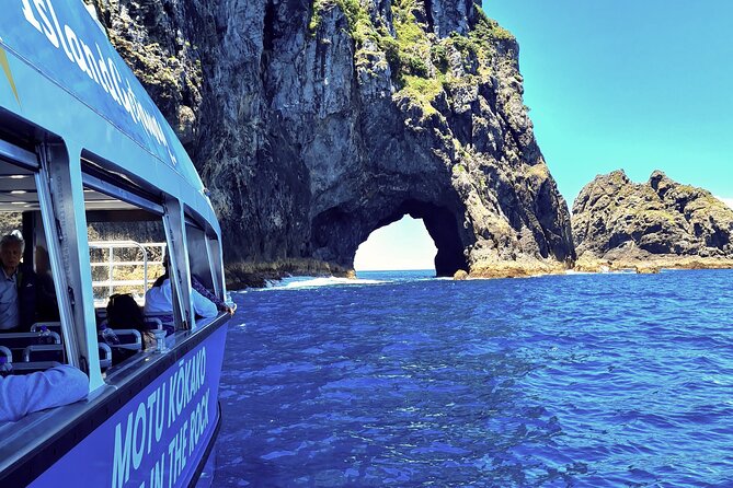 Private Charter: Hole in the Rock Cruise with Island Stopovers - Choosing your main island stop