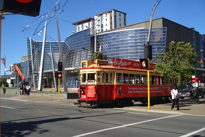 Private Christchurch & Lyttelton Scenic Day Tour - A private route through Christchurch’s changing scenery