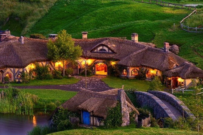 Private Driver Hire – Full-Day Touring-Auckland/Rotorua/Hamilton - Hamilton, Hobbiton, and the southern route