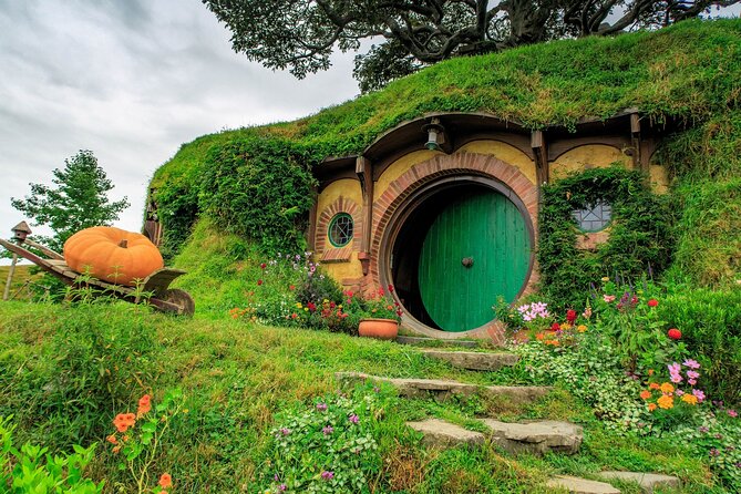 Private Hobbiton & Blue Springs Day Trip from Auckland - The 6:00 am departure from Auckland