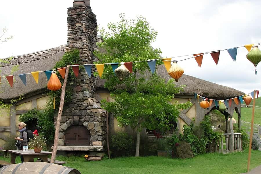 Private Hobbiton & BlueSprings & Redwood forest fromAuckland - Why This Auckland Day Trip Works