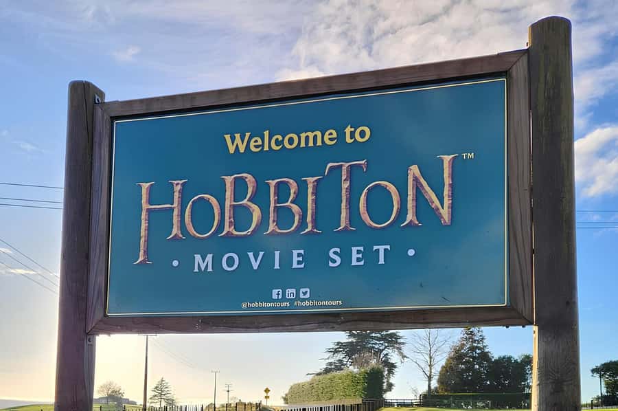 Private Hobbiton & BlueSprings & Redwood forest fromAuckland - Rotorua Adds Geothermal Character