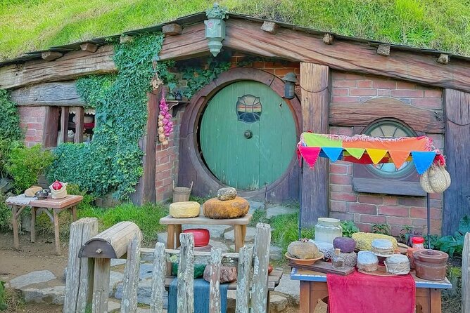 Private Hobbiton Movie Set and Rotorua Day Trip from Auckland - A long day built around Hobbiton
