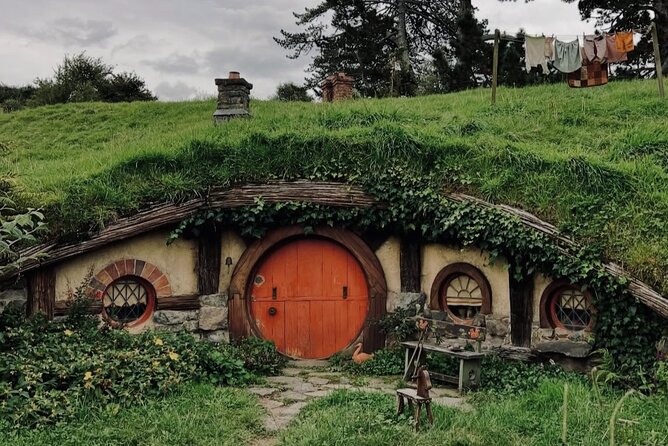 Private Hobbiton Movie Set and Rotorua Day Trip from Auckland - Hobbiton, where movie scenery becomes a real place