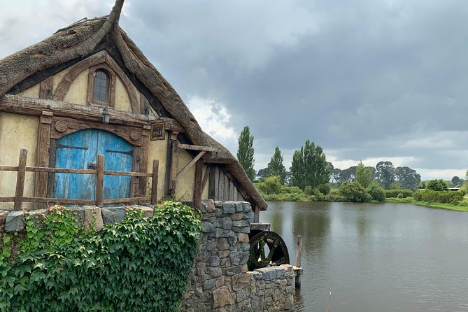 Private Luxury Tour to Hobbiton Movie Set & Waitimo Glowworm Cave - Hobbiton’s working farm turned Middle-earth