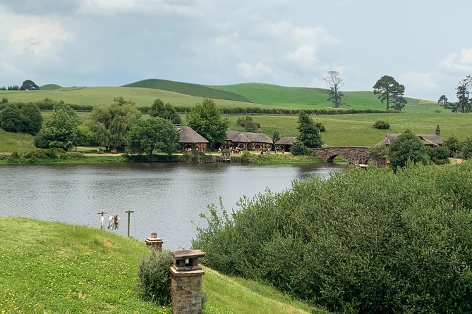 Private Luxury Tour to Hobbiton Movie Set & Waitimo Glowworm Cave - Entering Waitomo’s Glowworm Grotto