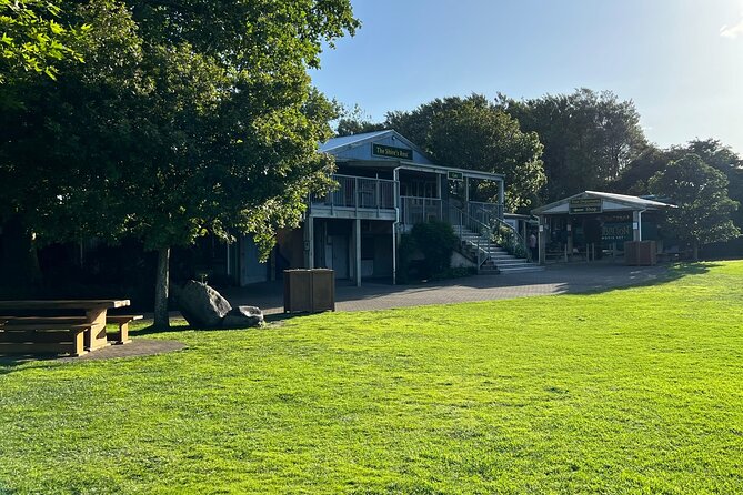 Private Round Trip Transport To Hobbiton From Auckland - Why a private ride can be worth the price