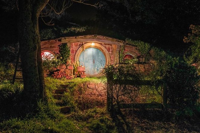 Private tour - Hobbiton Movie Set Evening Banquet Return from Auckland - What the two-course banquet includes