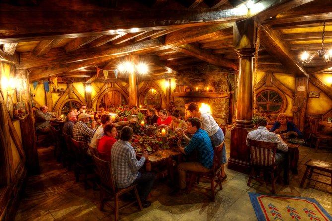 Private tour - Hobbiton Movie Set Evening Banquet Return from Auckland - Entering the Shire at dusk