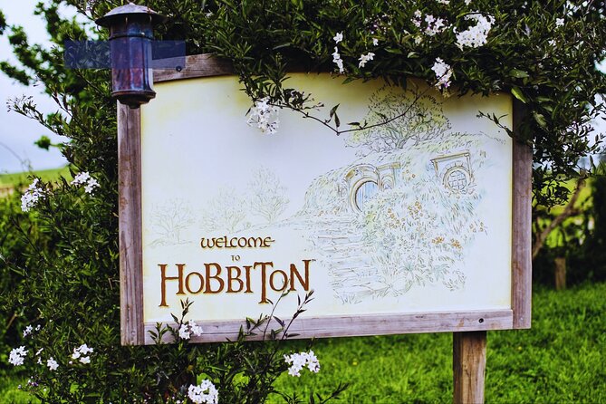 Private Tour: Hobbiton Movie Set, Rotorua Mud Pool & Treewalk - Is $1,299 per person a fair price?