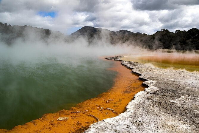 Private Tour WaiOtapu & Huka Falls & Blue springs from Auckland - Waiotapu’s colorful geothermal ground