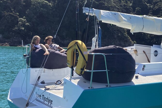 Private Yacht Charter and Island Excursions in the Bay of Islands - Erin and Bruno keep the atmosphere personal