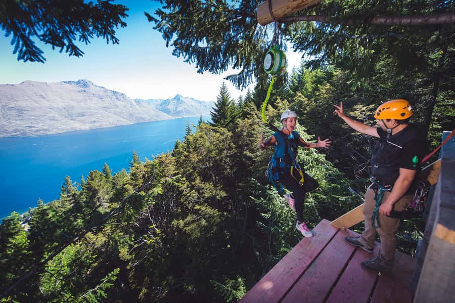 Queenstown: 1-Hour Zipline Tour with 2-Lines & 21-Meter Drop - Two ziplines, one big finish