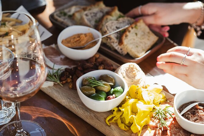 Queenstown: Afternoon Wine & Beer Tour with Platters - Stop one: GT Tasting Room at Gibbston Tavern