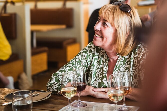 Queenstown: Afternoon Wine & Beer Tour with Platters - The guide can shape the whole afternoon