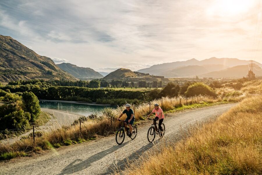 Queenstown: Arrowtown To Queenstown Biking Adventure - Packing lunch for the rural middle stretch