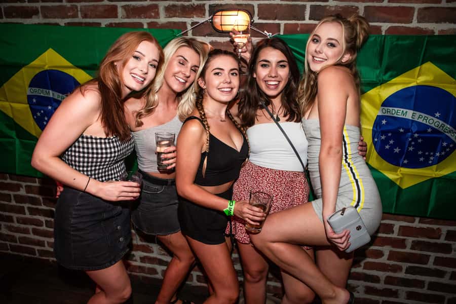 Queenstown: Bar Crawl with 5 Free Shots and Pizza - Games, prizes, and a fast way to meet people