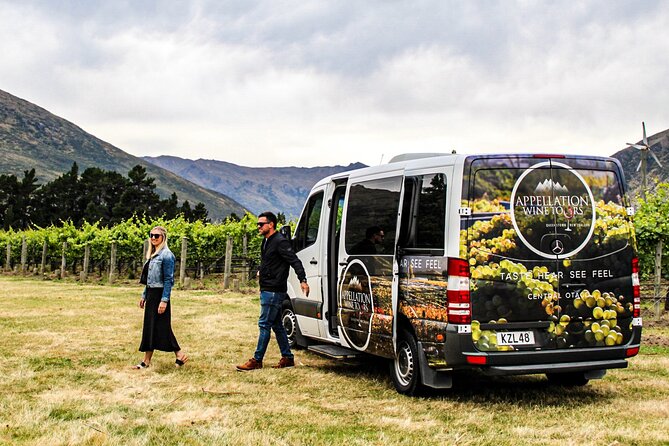 Queenstown Classic Wine Tour: 3 Winery Visits, Cave Tour & Cheese - The drive is part of the experience