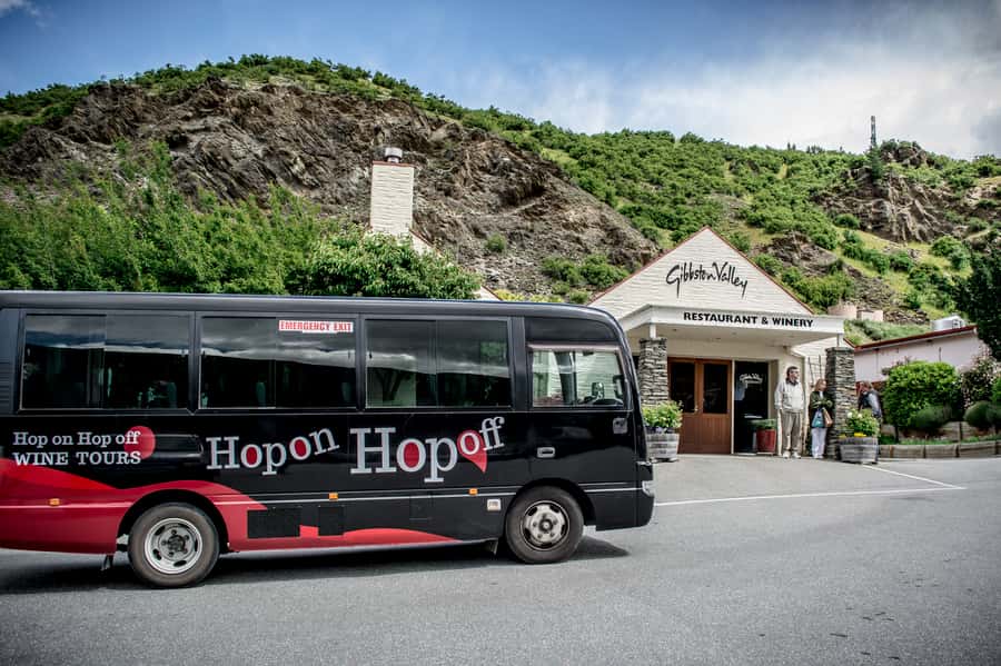 Queenstown & Gibbston Valley: Hop-On Hop-Off Wine Tours - Arrowtown gives the day a welcome pause