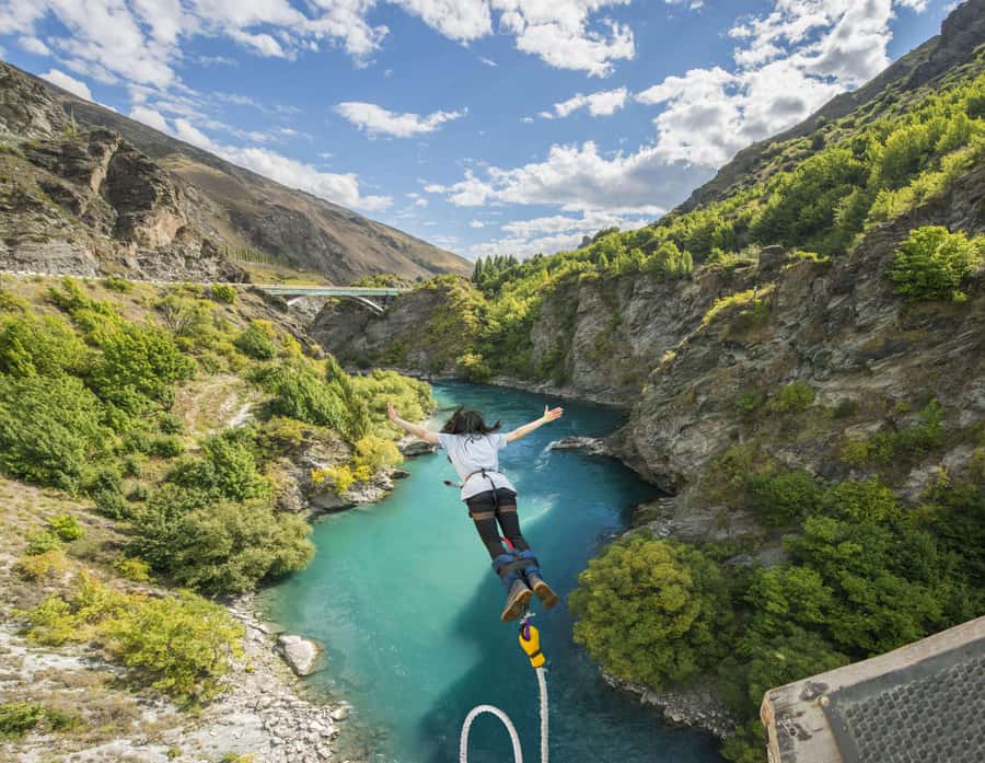 Queenstown: Kawarau Bridge Bungy - World's First Bungy! - Getting ready for the 43-metre jump