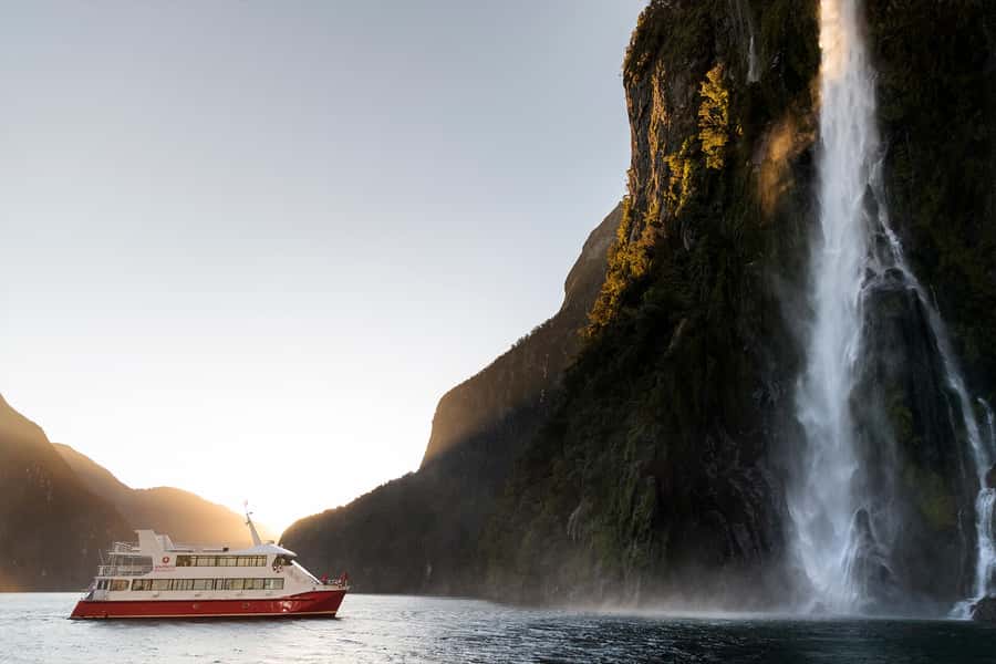 Queenstown: Milford Sound Cruise & Helicopter Alpine Tour - From Queenstown to Fiordland in a helicopter