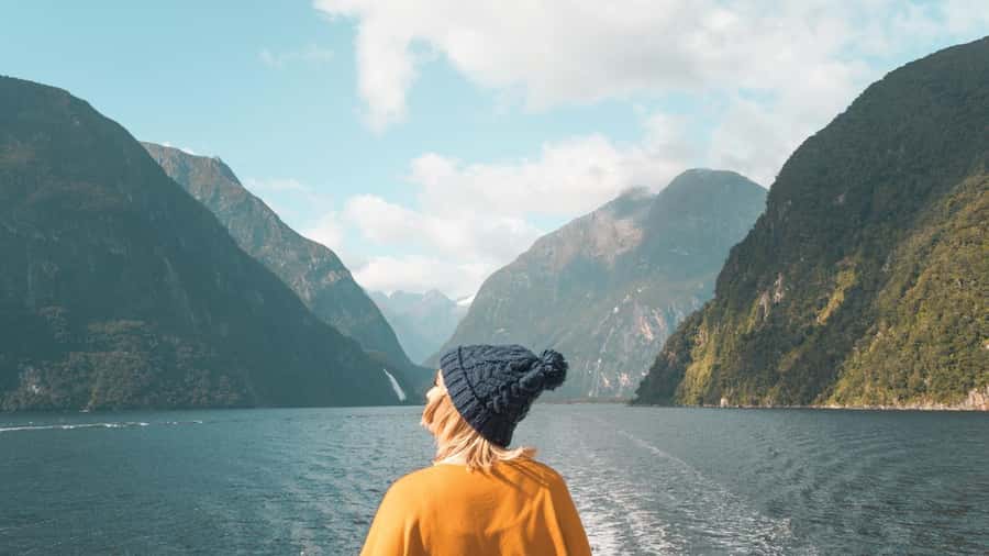 Queenstown: Milford Sound Day Trip - Cruise & Picnic Lunch - The long road from Queenstown to Milford Sound