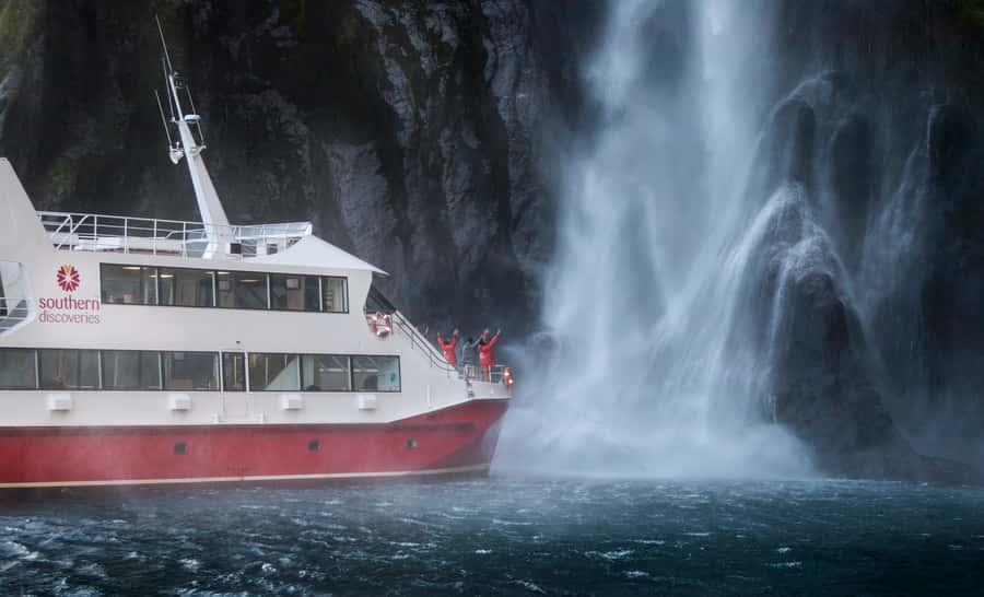 Queenstown: Milford Sound Flight and Cruise - What $403 buys you